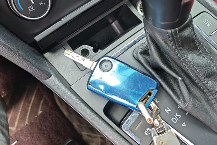 Used Volkswagen Lamando 2015 230TSI DSG Fashion Edition Vehicle Key