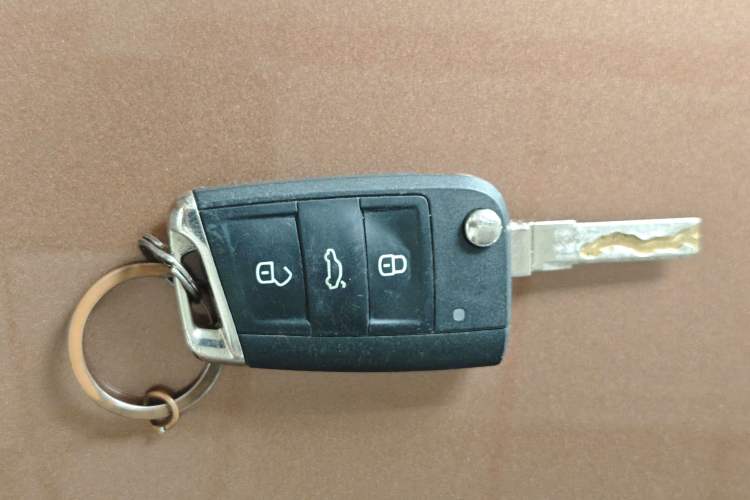Used Volkswagen Lamando 2015 330TSI DSG Comfort Edition Vehicle Key