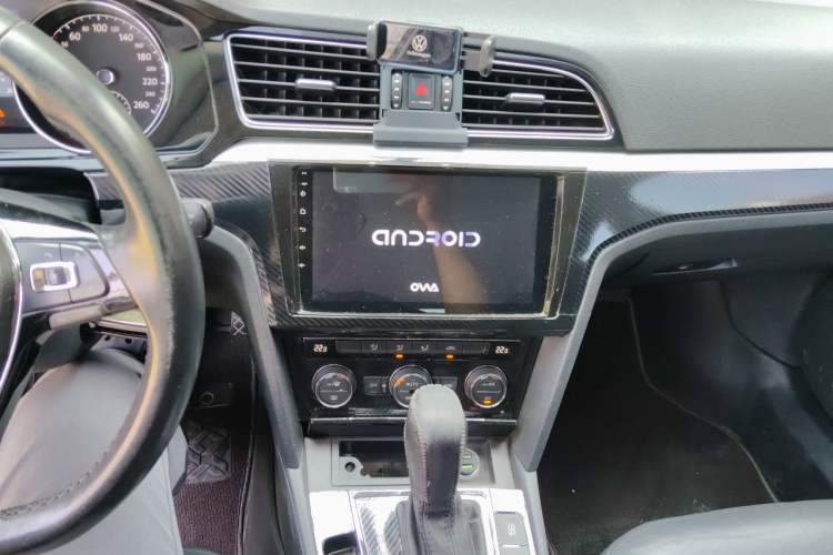 Used Volkswagen Lamando 2015 330TSI DSG Comfort Edition Audio And AC Panel