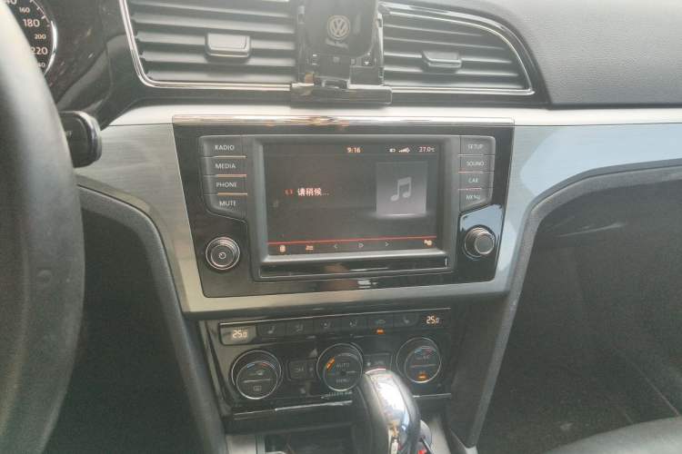 Used Volkswagen Lamando 2015 280TSI DSG Luxury Edition Audio And AC Panel