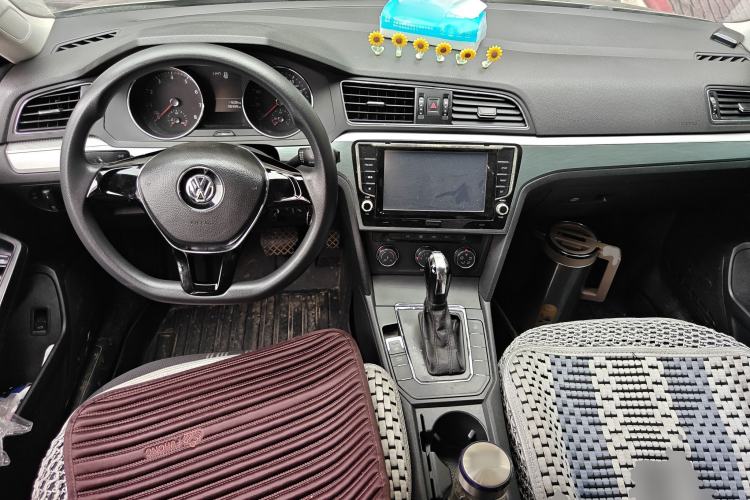 Used Volkswagen Lamando 2015 230TSI DSG Fashion Edition Center Console