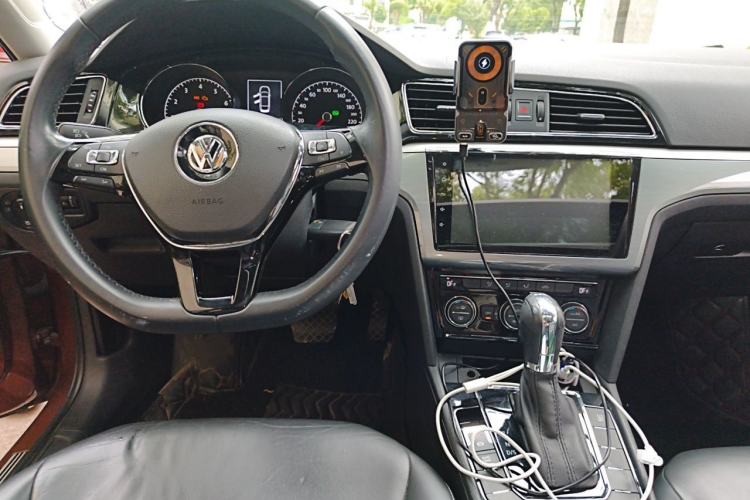 Used Volkswagen Lamando 2015 280TSI DSG Comfort Edition Center Console