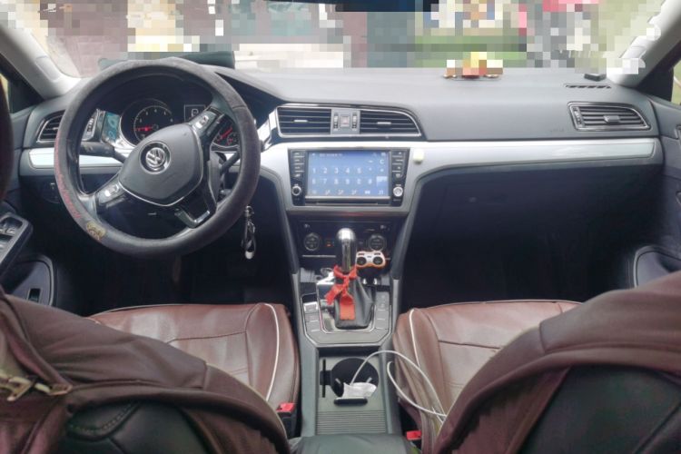 Used Volkswagen Lamando 2015 330TSI DSG Comfort Edition Center Console