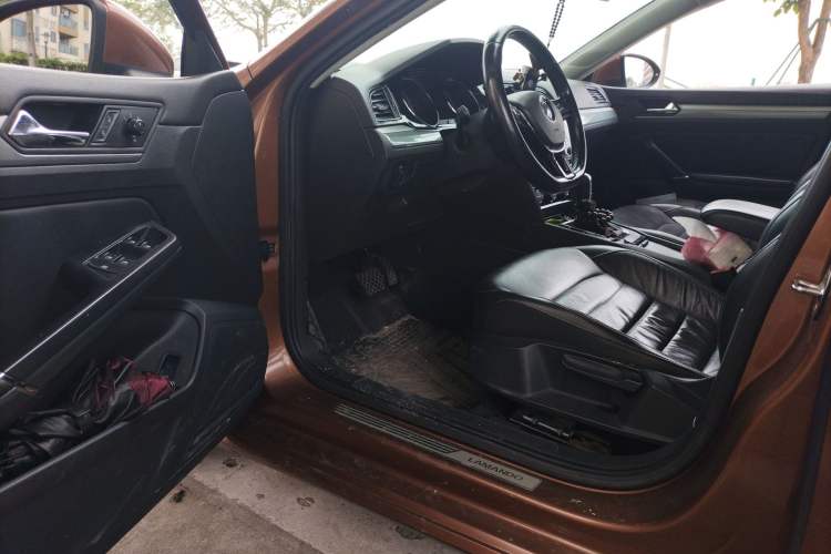 Used Volkswagen Lamando 2015 330TSI DSG Comfort Edition Driver Seat