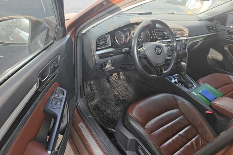 Used Volkswagen Lamando 2015 280TSI DSG Comfort Edition Driver Seat