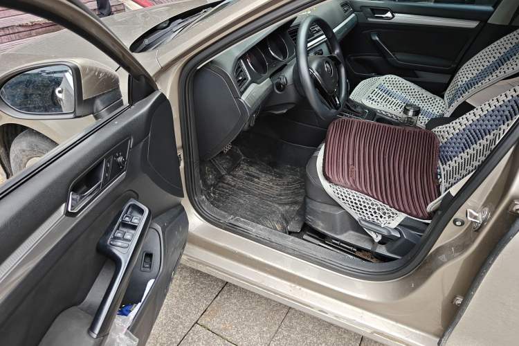 Used Volkswagen Lamando 2015 230TSI DSG Fashion Edition Driver Seat