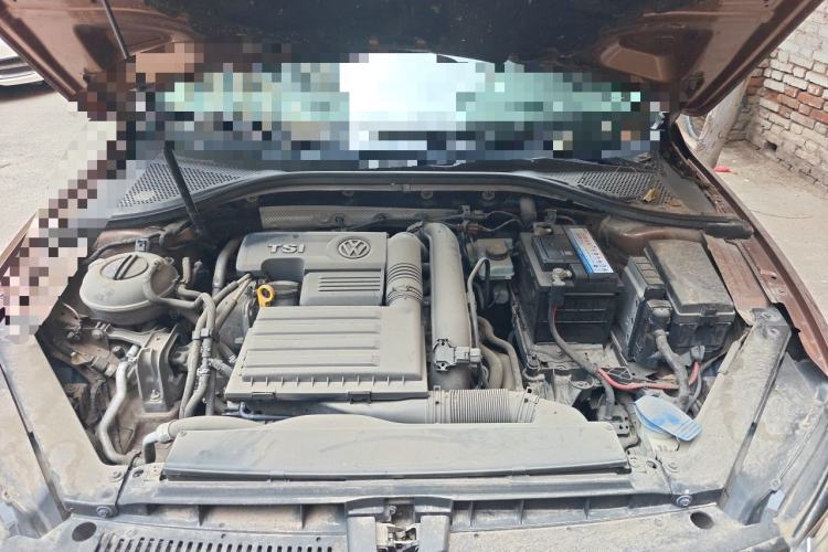 Used Volkswagen Lamando 2015 230TSI Manual Trend Edition Engine Bay