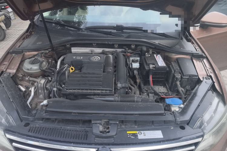Used Volkswagen Lamando 2015 280TSI DSG Comfort Edition Engine Bay