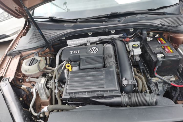 Used Volkswagen Lamando 2015 280TSI DSG Comfort Edition Engine Bay