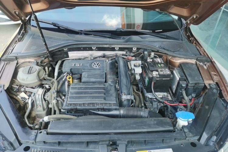 Used Volkswagen Lamando 2015 280TSI DSG Comfort Edition Engine Bay