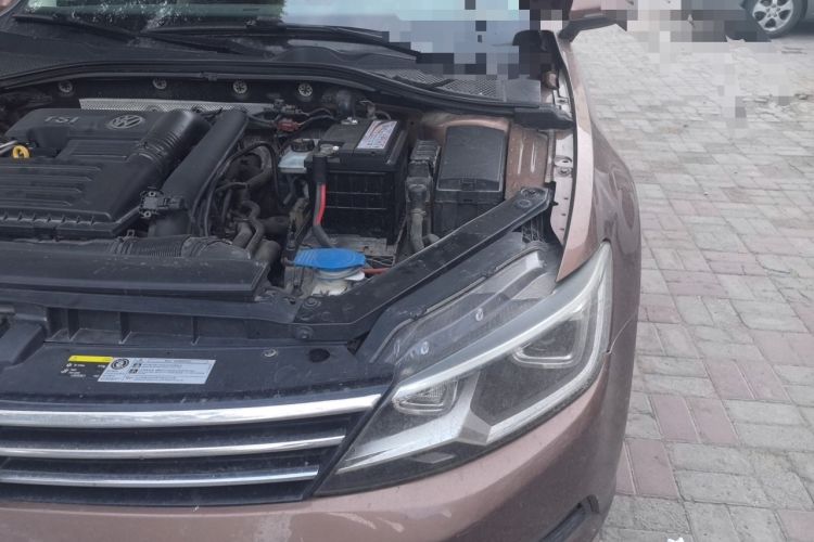 Used Volkswagen Lamando 2015 280TSI DSG Comfort Edition Engine Bay Left