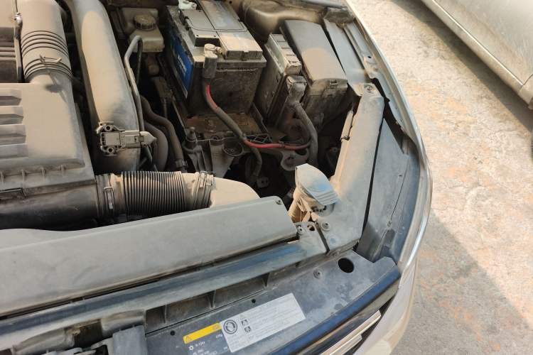 Used Volkswagen Lamando 2015 230TSI DSG Fashion Edition Engine Bay Left