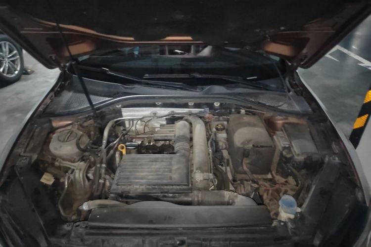 Used Volkswagen Lamando 2015 280TSI DSG Comfort Edition Engine Bay