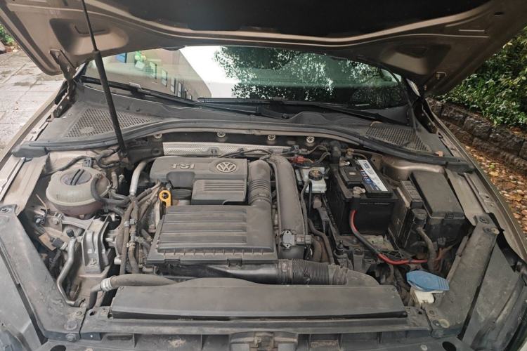 Used Volkswagen Lamando 2015 280TSI DSG Comfort Edition Engine Bay