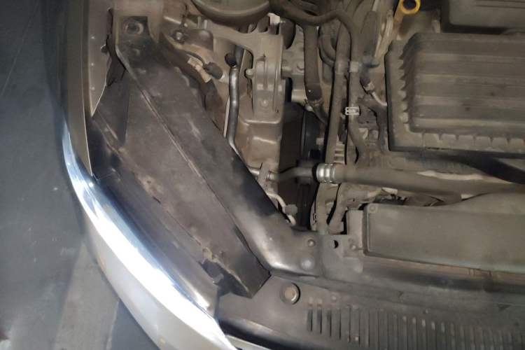Used Volkswagen Lamando 2015 280TSI DSG Comfort Edition Engine Bay Right