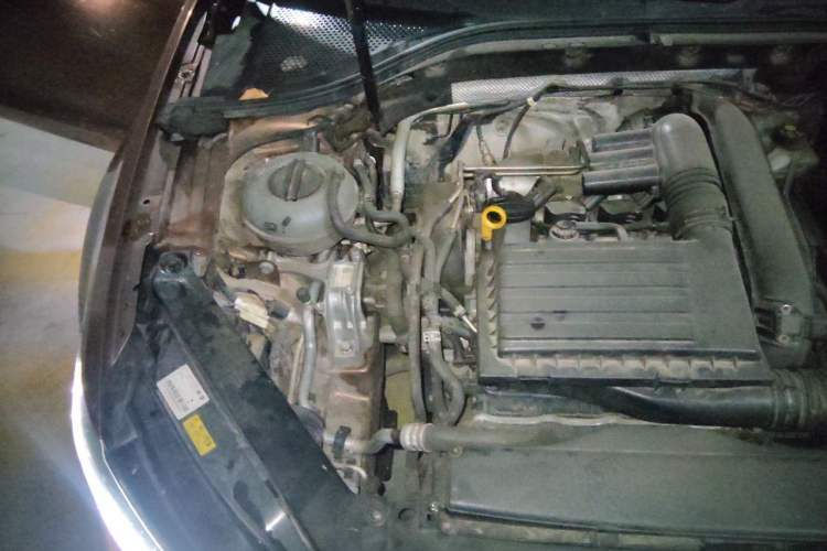 Used Volkswagen Lamando 2015 280TSI DSG Luxury Edition Engine Bay Right