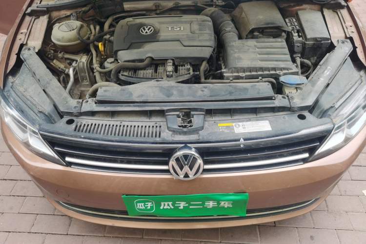 Used Volkswagen Lamando 2015 330TSI DSG Comfort Edition Engine Bay