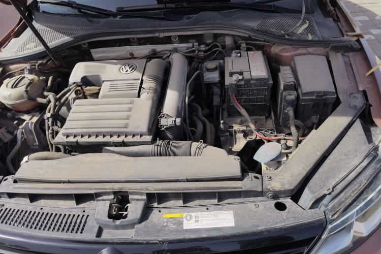Used Volkswagen Lamando 2015 280TSI DSG Comfort Edition Engine Bay