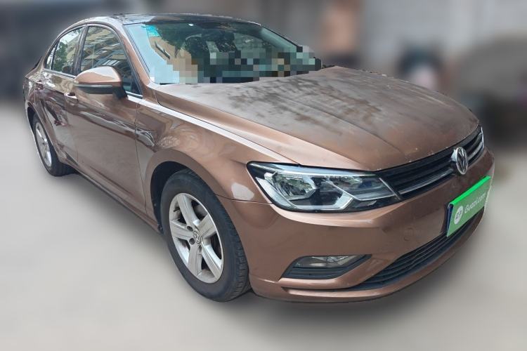 Used Volkswagen Lamando 2015 230TSI Manual Trend Edition Front Right 45 Deg