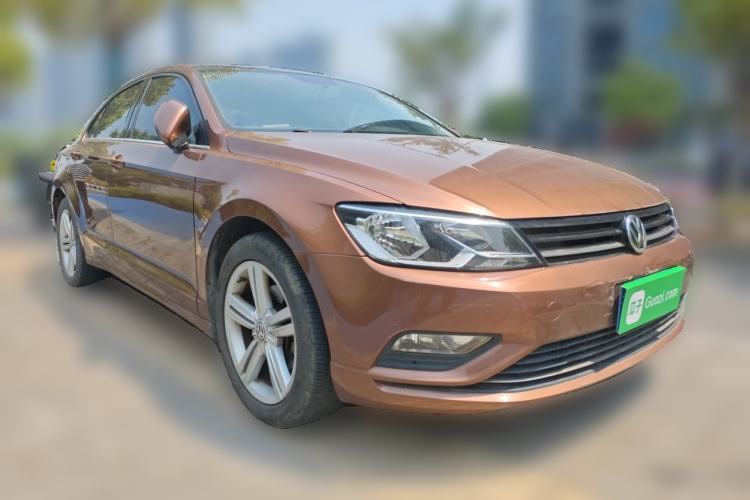 Used Volkswagen Lamando 2015 280TSI DSG Comfort Edition Front Right 45 Deg