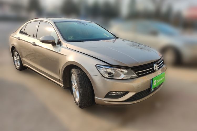 Used Volkswagen Lamando 2015 230TSI DSG Fashion Edition Front Right 45 Deg