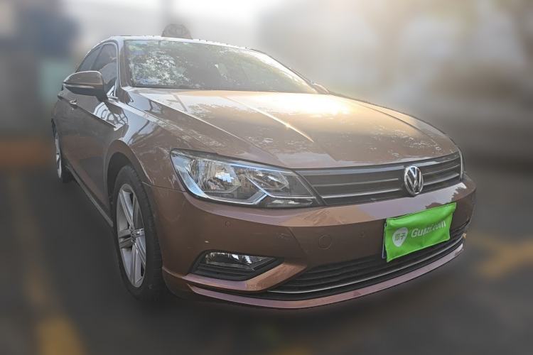Used Volkswagen Lamando 2015 280TSI DSG Comfort Edition Front Right 45 Deg