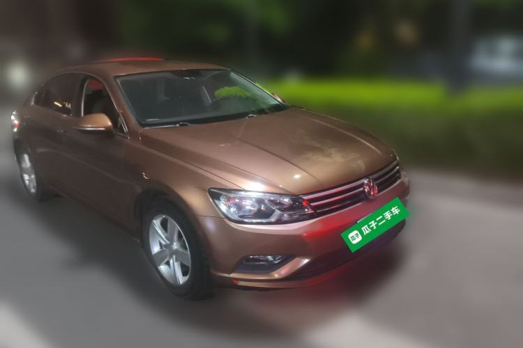 Used Volkswagen Lamando 2015 230TSI Manual Trend Edition Front Right 45 Deg