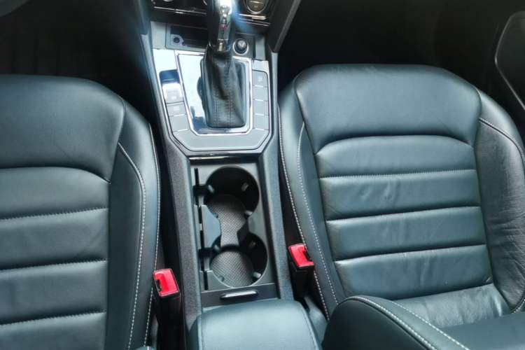 Used Volkswagen Lamando 2015 280TSI DSG Comfort Edition Gear Lever
