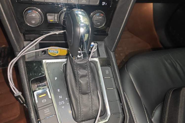 Used Volkswagen Lamando 2015 280TSI DSG Comfort Edition Gear Lever