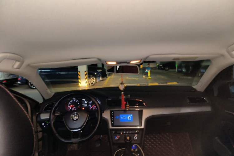 Used Volkswagen Lamando 2015 230TSI Manual Trend Edition Headliner