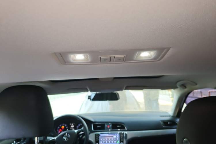 Used Volkswagen Lamando 2015 230TSI DSG Fashion Edition Headliner