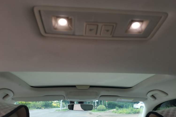 Used Volkswagen Lamando 2015 330TSI DSG Luxury Edition Headliner