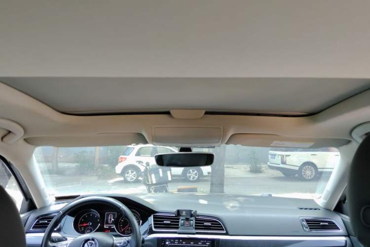 Used Volkswagen Lamando 2015 330TSI DSG Comfort Edition Headliner