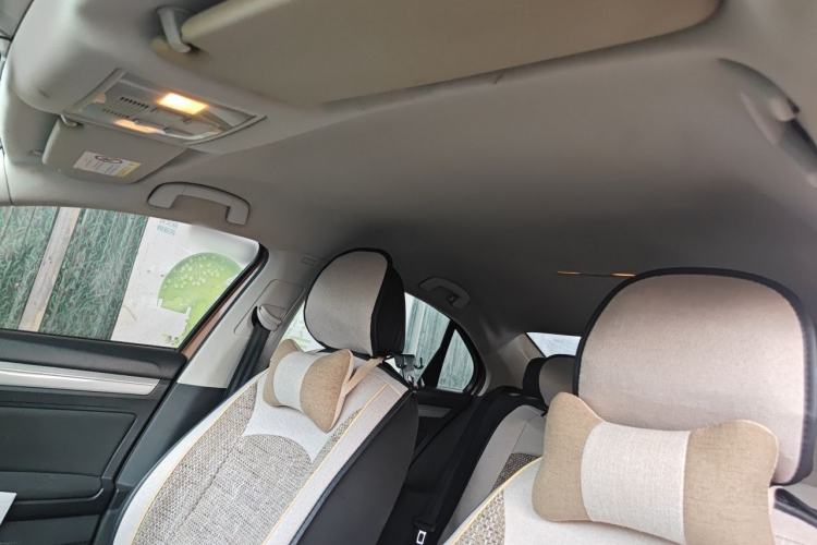 Used Volkswagen Lamando 2015 230TSI Manual Trend Edition Headliner