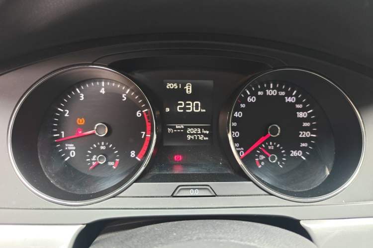 Used Volkswagen Lamando 2015 230TSI Manual Trend Edition Instrument Cluster