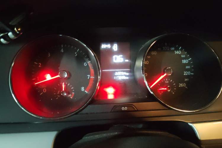 Used Volkswagen Lamando 2015 230TSI Manual Trend Edition Instrument Cluster