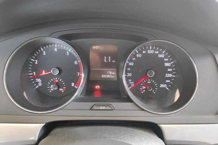 Used Volkswagen Lamando 2015 230TSI Manual Trend Edition Instrument Cluster