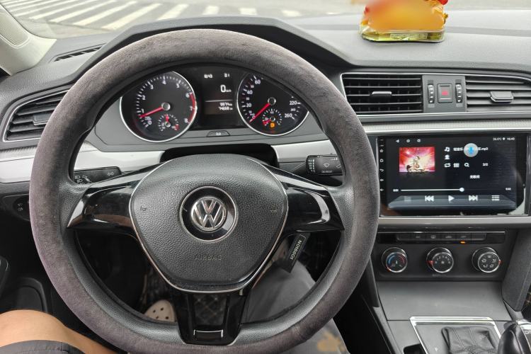 Used Volkswagen Lamando 2015 230TSI DSG Fashion Edition Interior 1