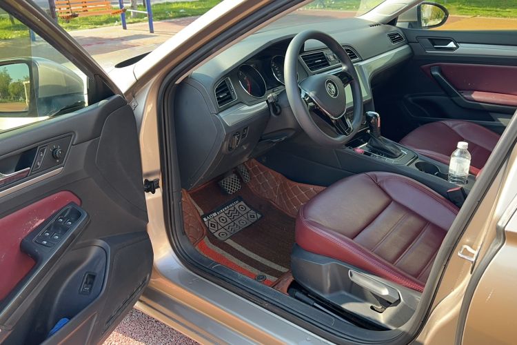 Used Volkswagen Lamando 2015 230TSI DSG Fashion Edition Interior 2