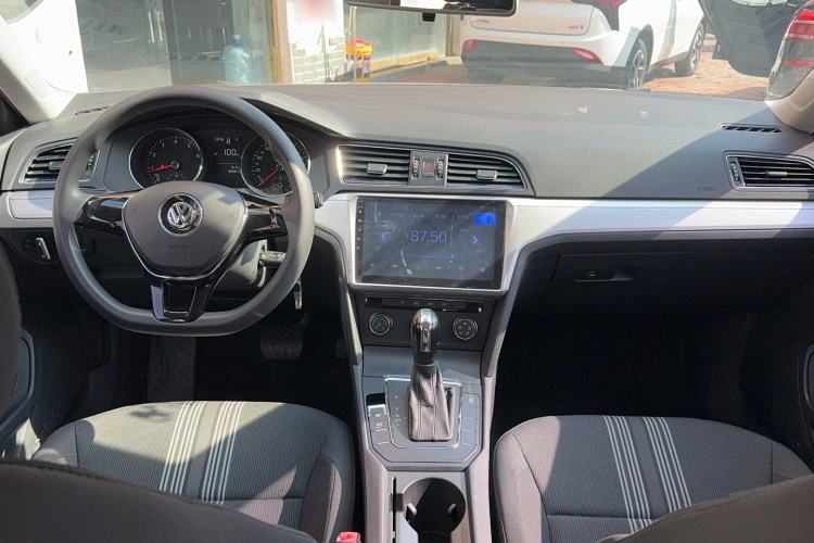 Used Volkswagen Lamando 2015 230TSI DSG Fashion Edition Interior 3