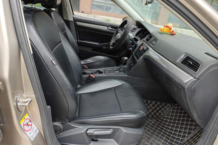 Used Volkswagen Lamando 2015 230TSI DSG Fashion Edition Interior 6