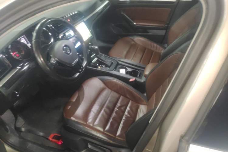 Used Volkswagen Lamando 2015 280TSI DSG Comfort Edition Left Front Seat