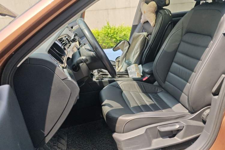 Used Volkswagen Lamando 2015 280TSI DSG Comfort Edition Left Front Seat