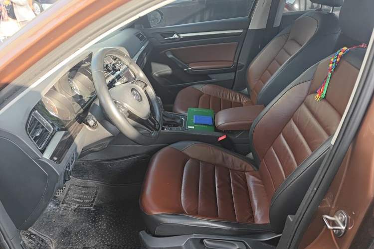 Used Volkswagen Lamando 2015 280TSI DSG Comfort Edition Left Front Seat