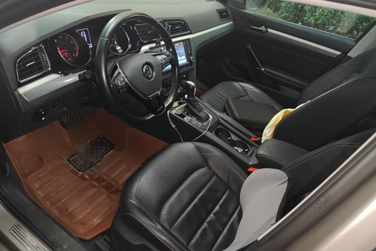 Used Volkswagen Lamando 2015 280TSI DSG Comfort Edition Left Front Seat