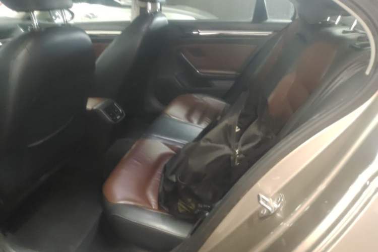 Used Volkswagen Lamando 2015 280TSI DSG Comfort Edition Left Rear Seat
