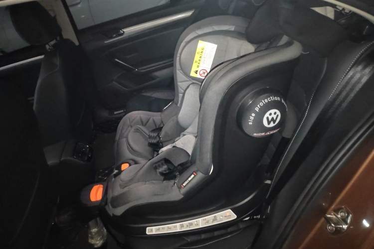 Used Volkswagen Lamando 2015 280TSI DSG Comfort Edition Left Rear Seat