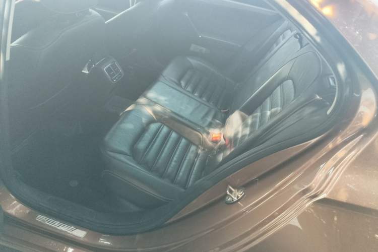 Used Volkswagen Lamando 2015 280TSI DSG Luxury Edition Left Rear Seat