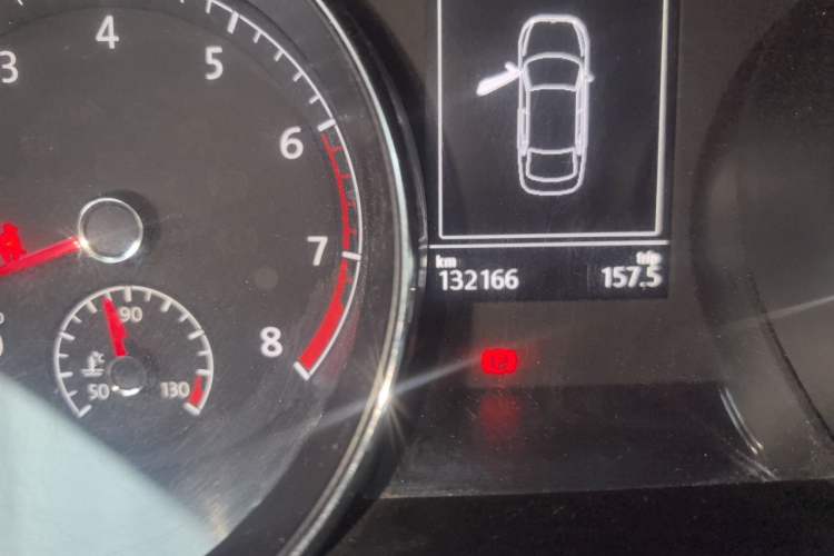 Used Volkswagen Lamando 2015 280TSI DSG Comfort Edition Odometer Close Up