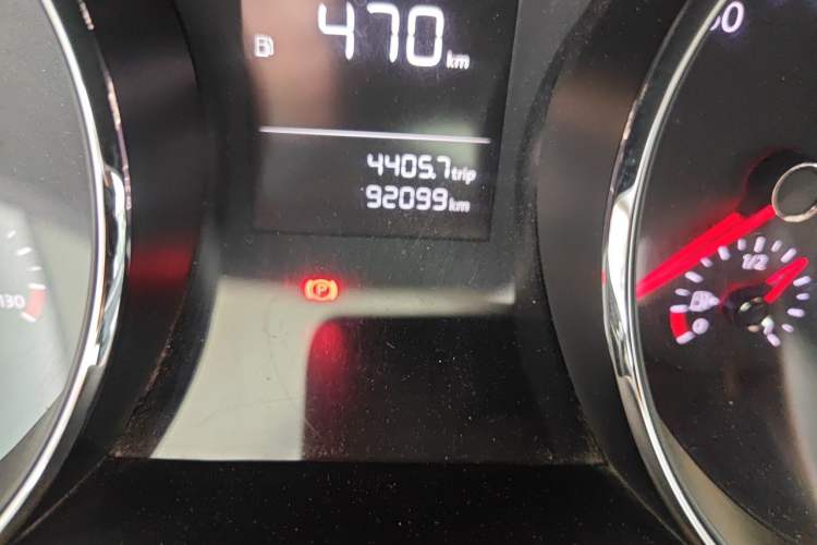 Used Volkswagen Lamando 2015 230TSI Manual Trend Edition Odometer Close Up